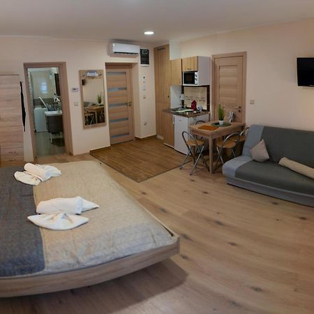 Holiday Apartmanhaz Gyula Bagian luar foto