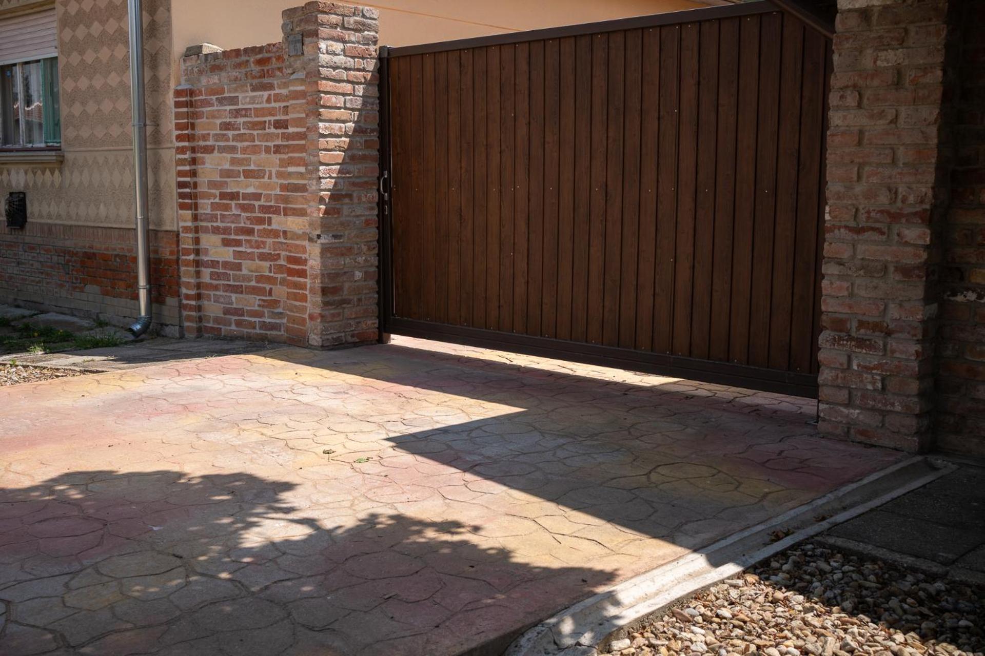 Holiday Apartmanhaz Gyula Bagian luar foto