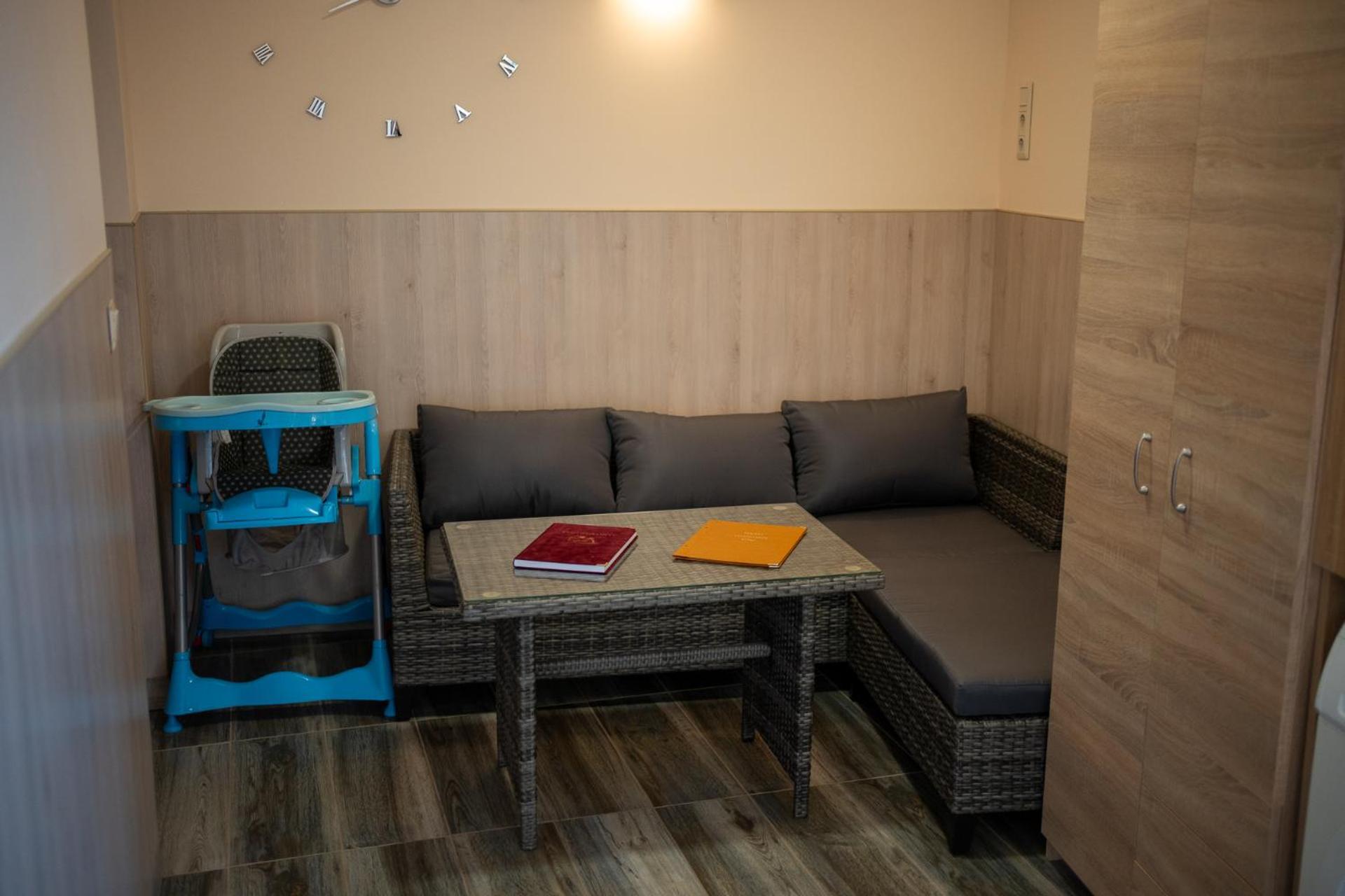 Holiday Apartmanhaz Gyula Bagian luar foto