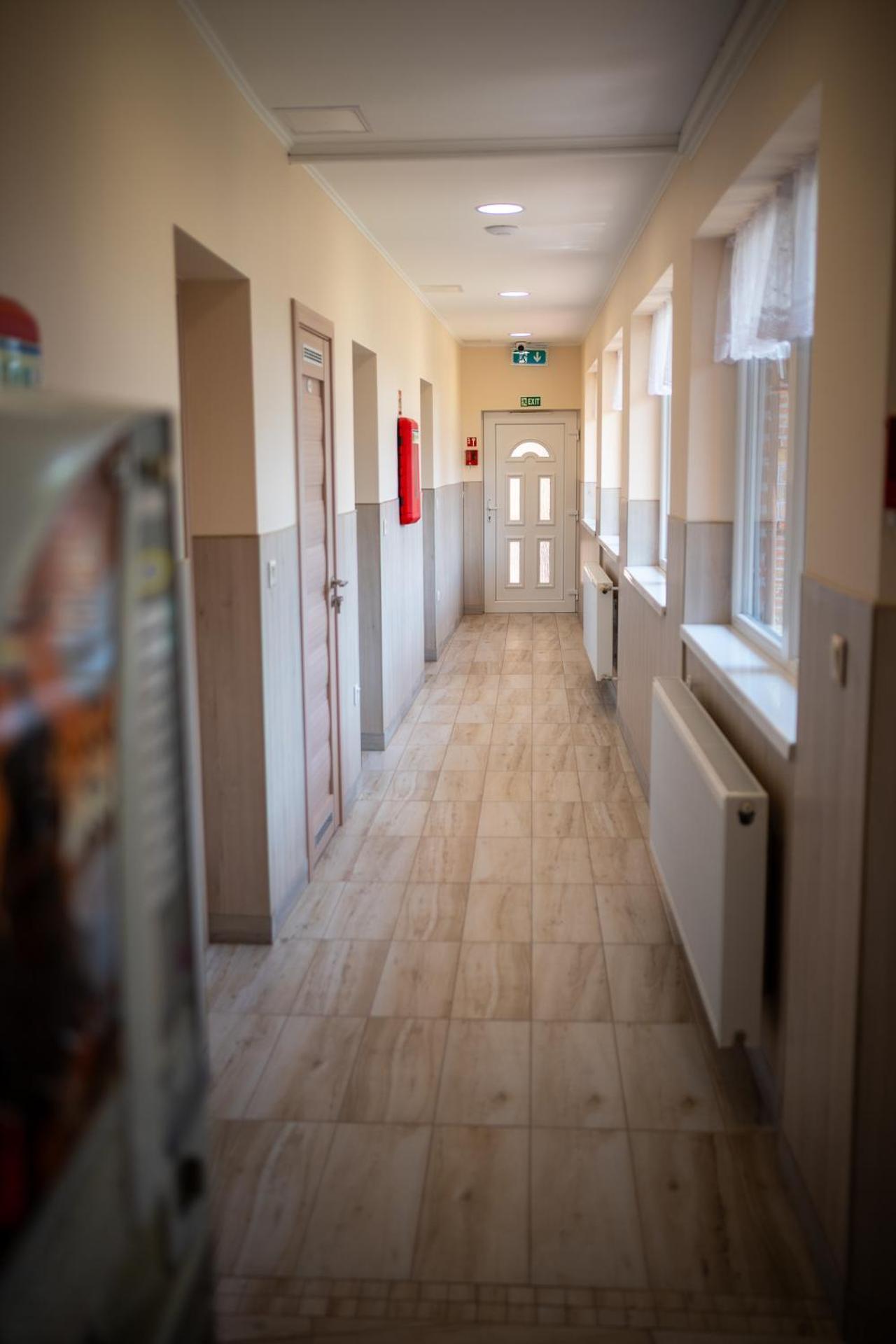 Holiday Apartmanhaz Gyula Bagian luar foto
