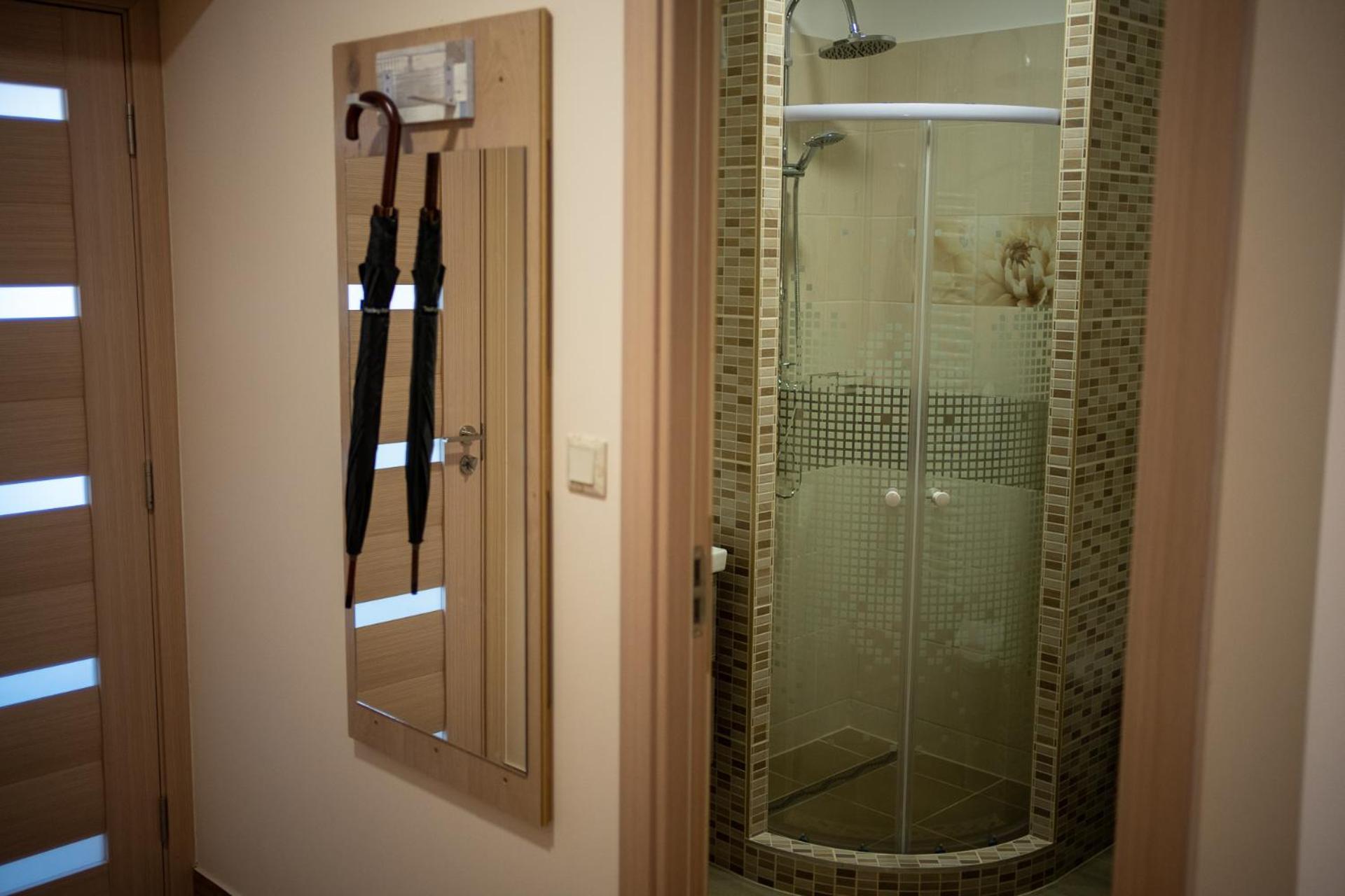 Holiday Apartmanhaz Gyula Bagian luar foto