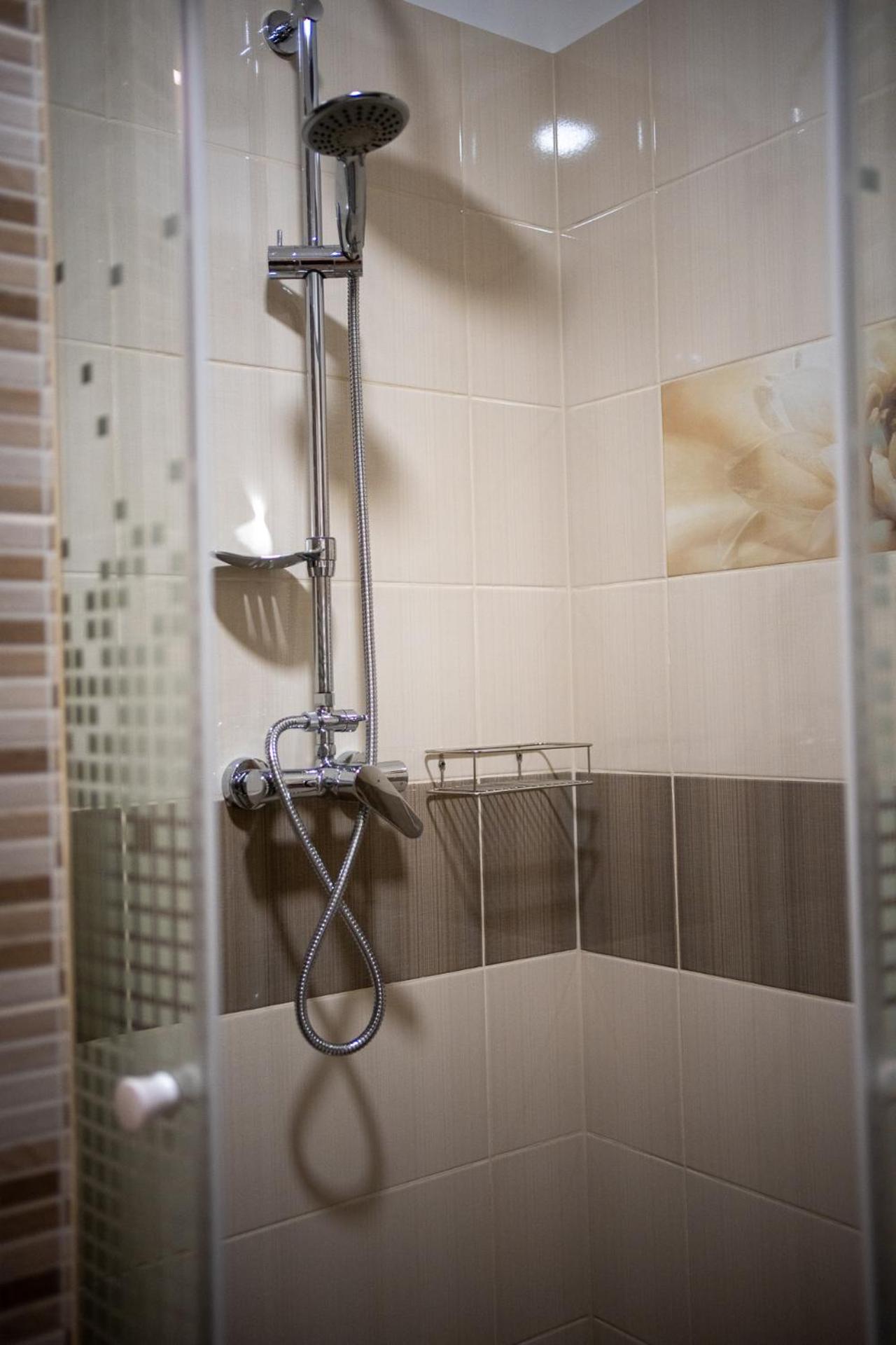 Holiday Apartmanhaz Gyula Bagian luar foto