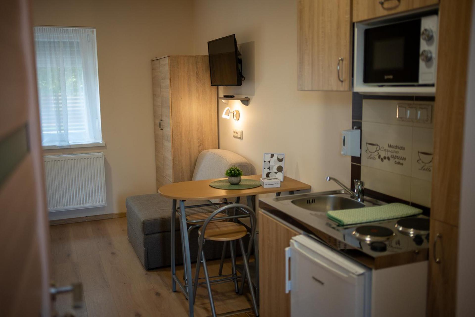 Holiday Apartmanhaz Gyula Bagian luar foto
